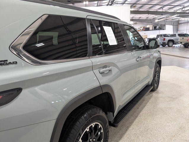 Used 2025 Toyota Sequoia 4WD image 3