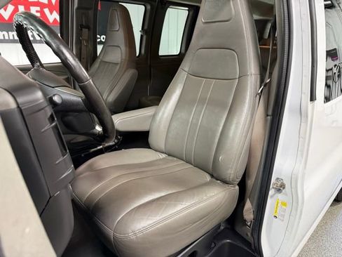 Used 2019 Chevrolet Express 2500 LS w/ Driver Convenience Package RWD image 17