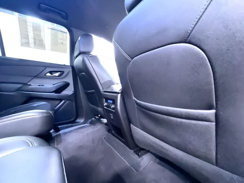 Used 2022 Chevrolet Traverse LT w/ LPO, Cargo Package AWD/4WD image 41