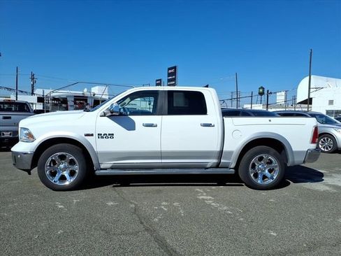 Used 2014 RAM 1500 Laramie w/ Convenience Group image 8