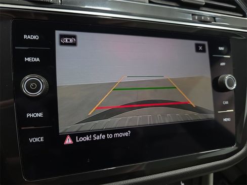 Used 2022 Volkswagen Tiguan SEL R-Line image 22