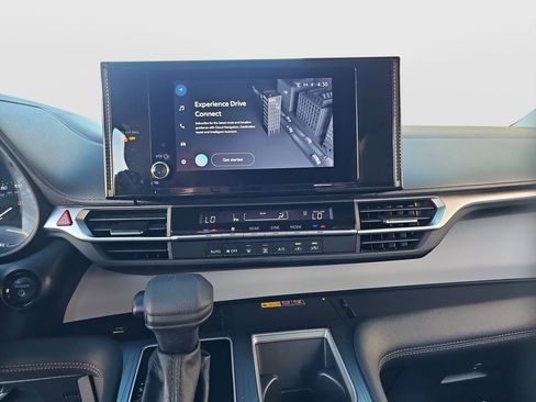 Certified 2025 Toyota Sienna LE image 5