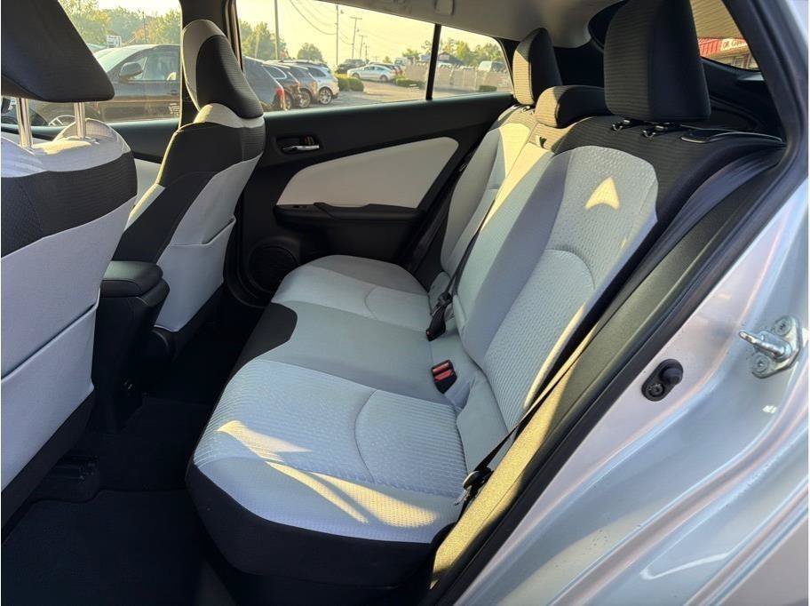 Used 2016 Toyota Prius Two FWD image 11