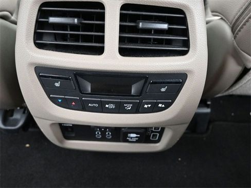 Used 2020 Honda Pilot Elite image 16