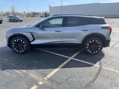 Used 2025 Chevrolet Blazer EV RS image 3