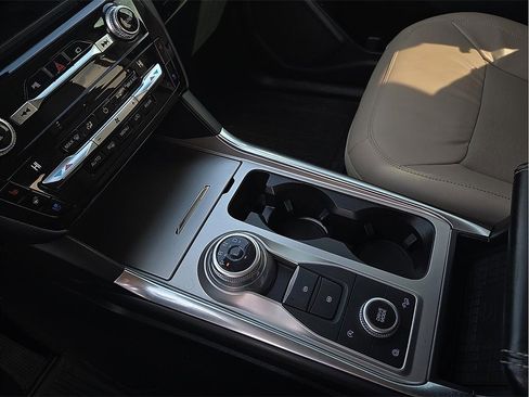 Used 2021 Ford Explorer Limited w/ Equipment Group 301A image 20