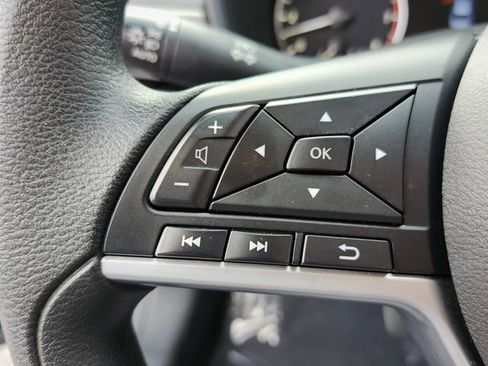 Used 2025 Nissan Altima 2.5 SV FWD image 19