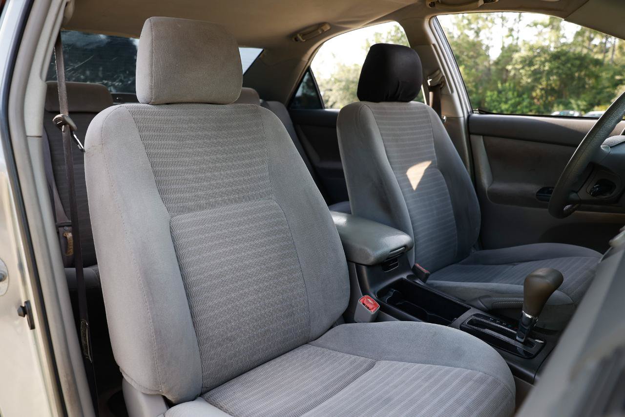 Used 2005 Toyota Camry LE FWD image 18