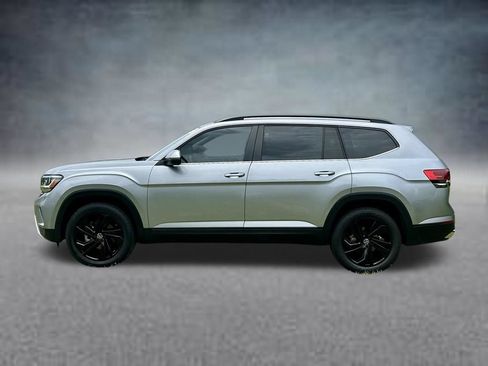 Used 2023 Volkswagen Atlas SE w/ Black Wheel Package FWD image 8