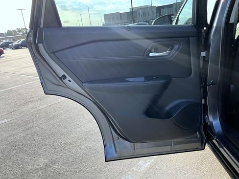 Certified 2024 Nissan Rogue SL w/ SL Premium Package image 18