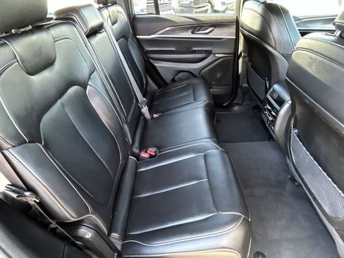 Used 2024 Jeep Grand Cherokee Limited RWD image 14