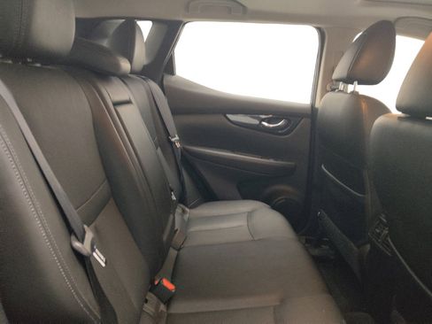 Used 2017 Nissan Rogue Sport SL w/ SL Premium Package image 19