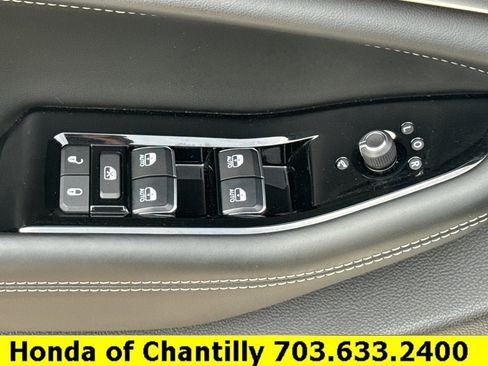 Used 2024 Jeep Grand Cherokee L Overland w/ Luxury Tech Group IV AWD/4WD image 20