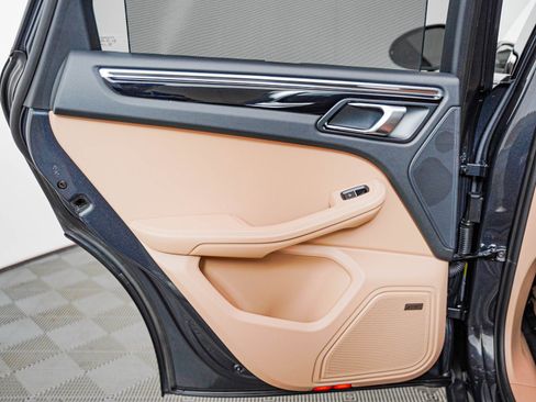 Certified 2026 Porsche Macan AWD/4WD image 27