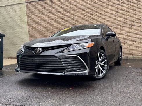 Used 2024 Toyota Camry XLE w/ Cold Weather Package image 30