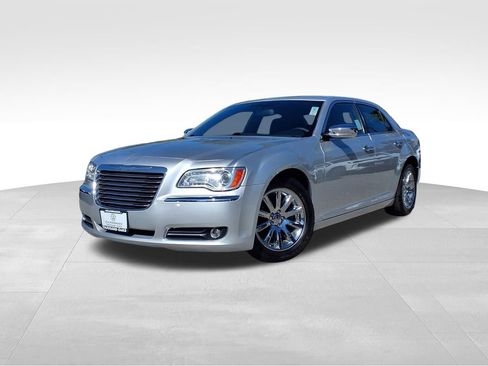 Used 2012 Chrysler 300 Limited image 1