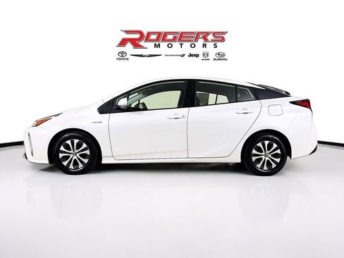 Certified 2022 Toyota Prius LE image 4