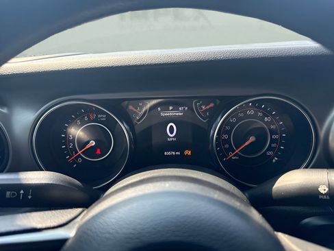 Used 2020 Jeep Gladiator Sport AWD/4WD image 13