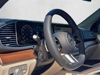 New 2026 Mercedes-Benz GLS 580 4MATIC video 3