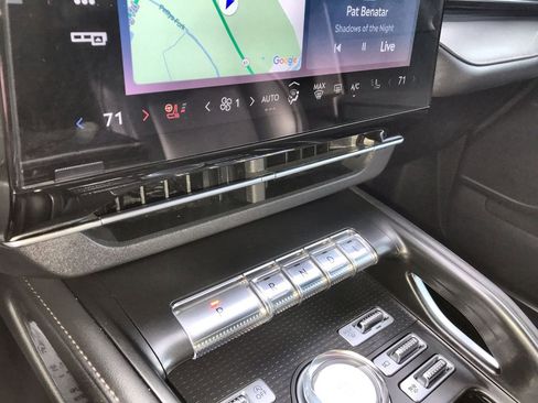 Used 2024 Lincoln Nautilus Premier w/ Jet Appearance Package image 19