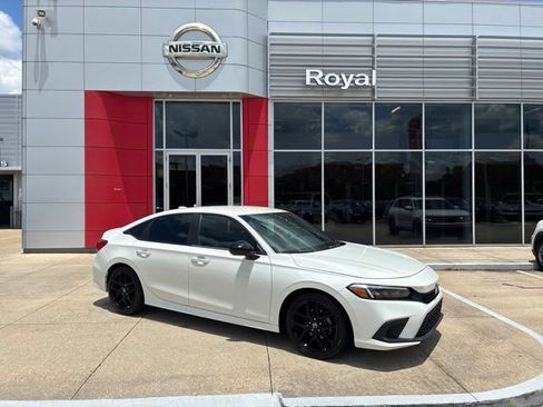 Used 2023 Honda Civic Sport image 1