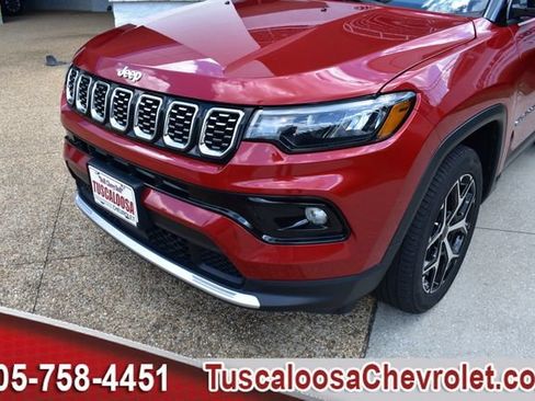 Used 2025 Jeep Compass Limited AWD/4WD image 41