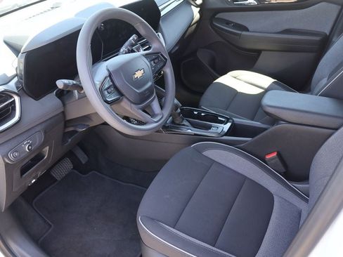 Used 2025 Chevrolet TrailBlazer LT FWD image 5