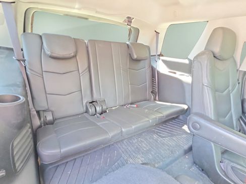 Used 2017 Cadillac Escalade Premium Luxury AWD/4WD image 28