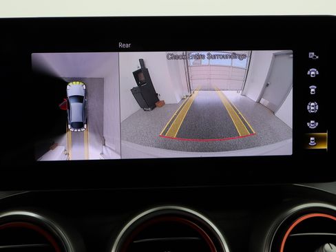 Used 2022 Mercedes-Benz GLC 300 4MATIC Coupe image 23