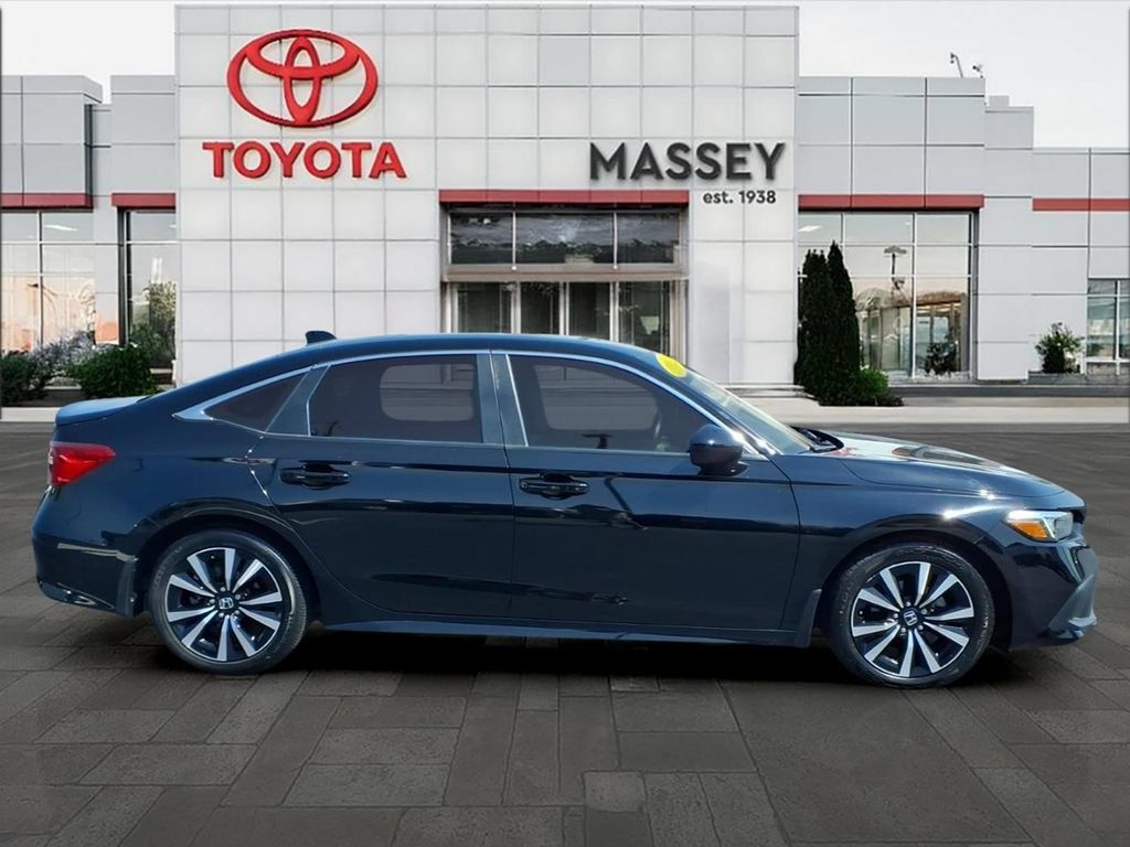 Used 2022 Honda Civic EX image 2