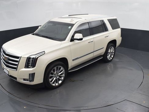 Used 2015 Cadillac Escalade Luxury image 41