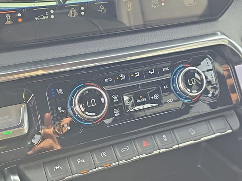 New 2026 GMC Sierra 1500 Denali w/ Denali Reserve Package image 24