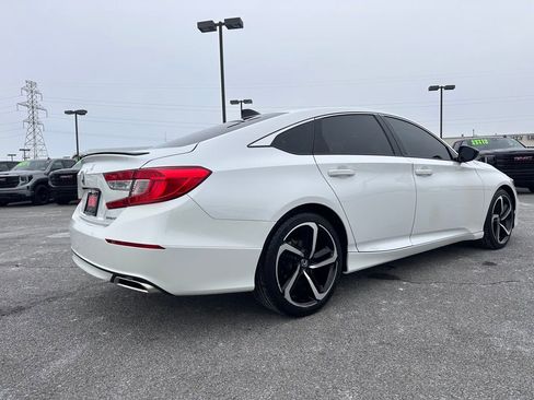 Used 2022 Honda Accord Sport image 9