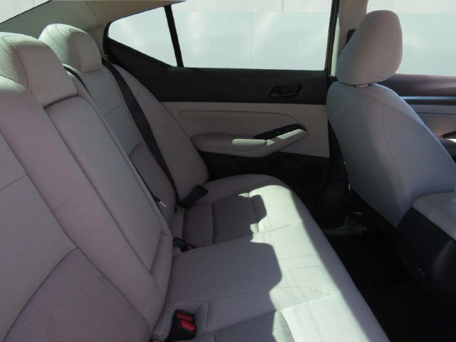 Used 2023 Nissan Altima 2.5 SV FWD image 11