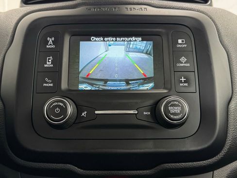 Used 2016 Jeep Renegade Latitude image 16