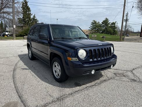 Used 2014 Jeep Patriot Sport image 3