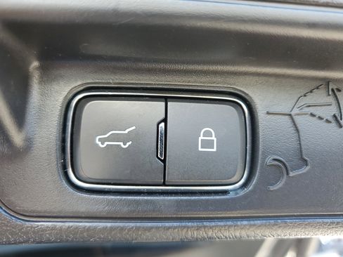 Used 2020 Ford Explorer XLT w/ Equipment Group 202A image 14