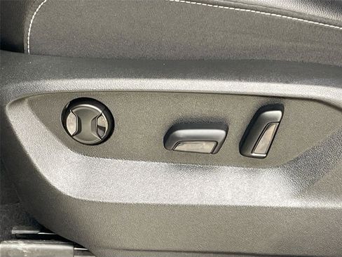 Used 2024 Volkswagen Atlas SE image 19