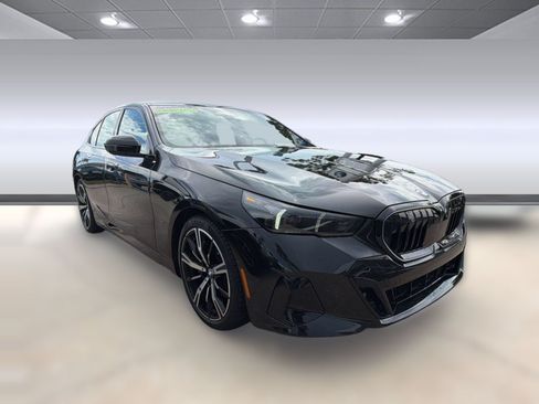 Used 2026 BMW 530i w/ M Sport Package RWD image 6