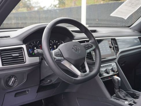 Used 2023 Volkswagen Atlas Cross Sport SEL R-Line image 10