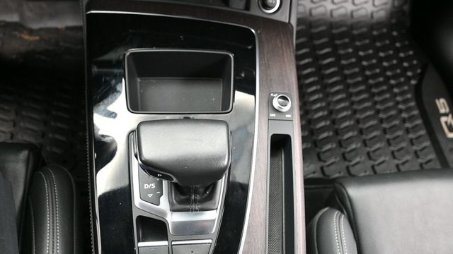 Used 2021 Audi Q5 Prestige w/ Prestige Package AWD/4WD image 21