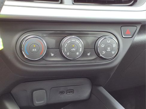 New 2026 Chevrolet Trax RS w/ Sunroof Package image 13