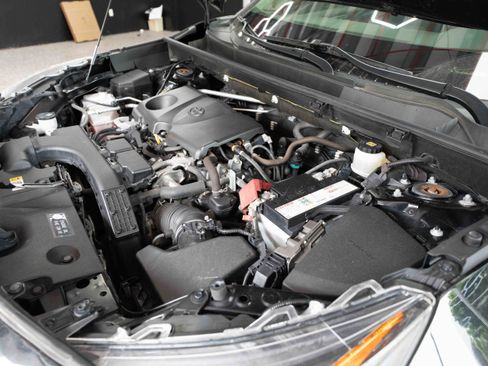 Used 2020 Toyota RAV4 Limited AWD/4WD image 34