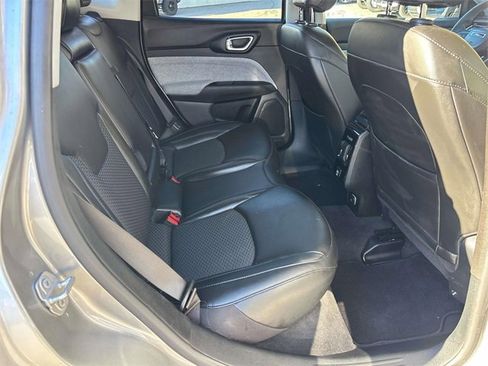 Used 2022 Jeep Compass Latitude image 14