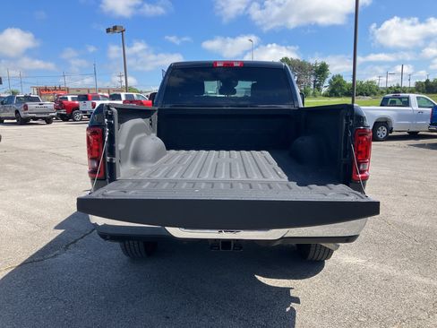 Certified 2026 RAM 2500 Big Horn AWD/4WD image 27