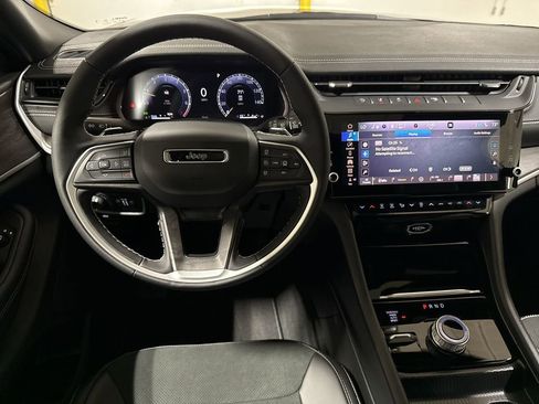 New 2026 Jeep Grand Cherokee L 4WD image 11