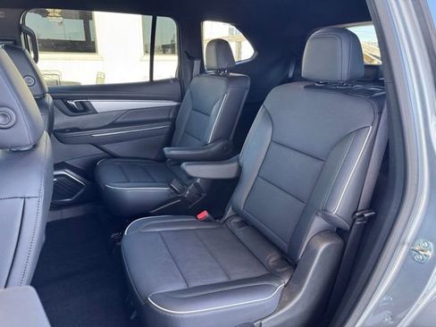 Used 2025 Buick Enclave Preferred image 21