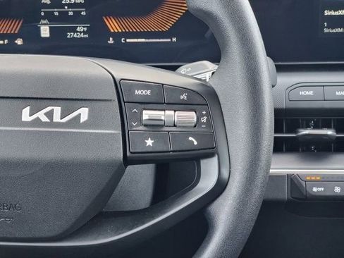 Used 2025 Kia K4 LXS image 29