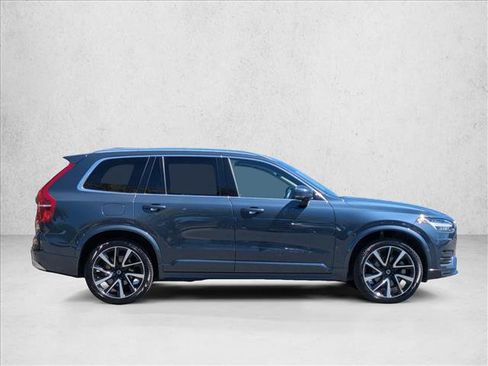 Used 2022 Volvo XC90 T6 Momentum w/ Advanced Package image 4