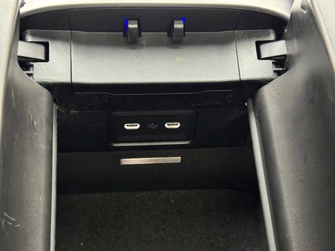 Used 2023 Mercedes-Benz C 43 AMG 4MATIC Sedan image 39